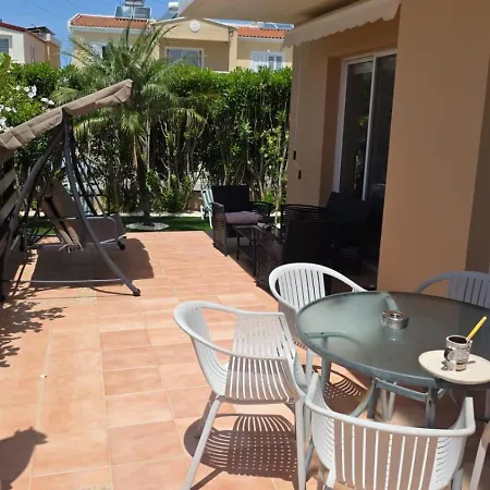Hellena بافوس